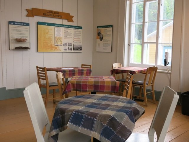 Cour de circuit café